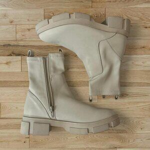 Public Desire cream / off white chunky platform ankle boots 🖤